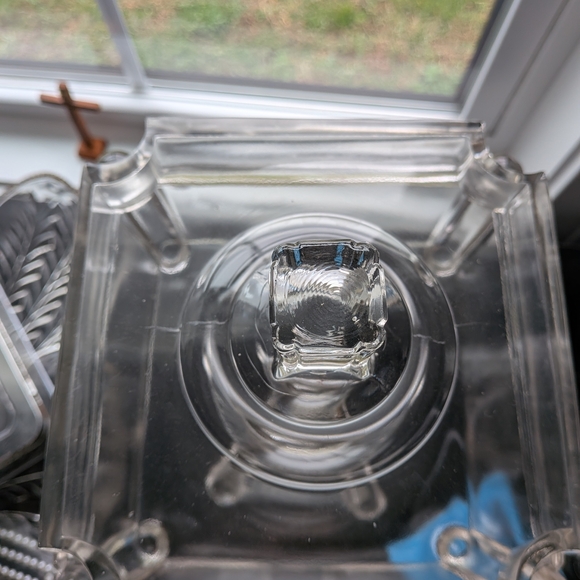 Vintage Pressed Glass Fruit ripening bowl - Picture 3 of 4